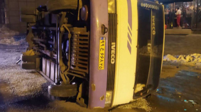 Təbrizdə avtobus qəzası: 1 ölü, 11 yaralı   - FOTO
