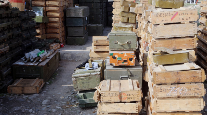 Düşmənin döyüş texnikası və silah-sursatı ələ keçirilib   - VİDEO - FOTO 