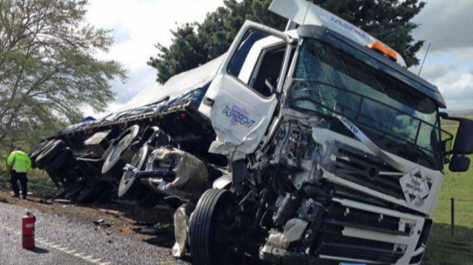 Hacıqabulda iki yük maşını toqquşdu: xəsarət alanlar var 