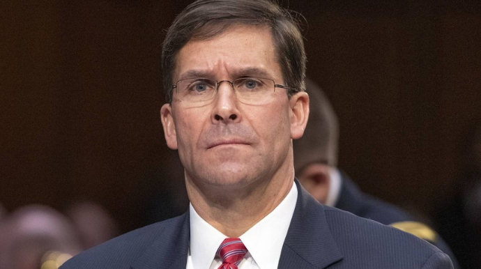 Tramp Pentaqon rəhbərini vəzifədən uzaqlaşdırdı