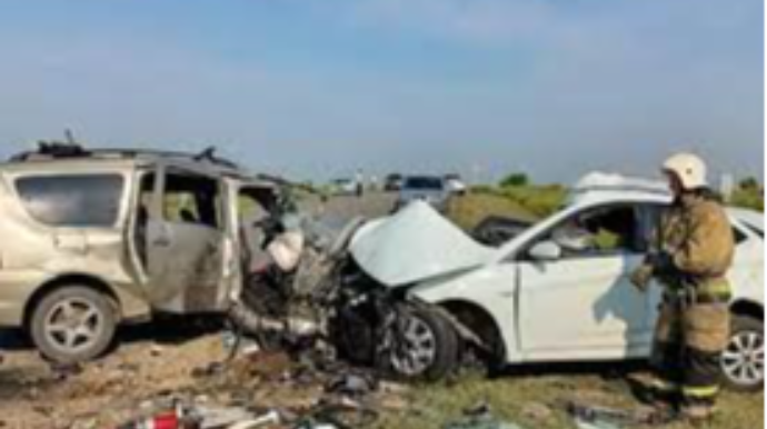 “BMW” “Lada” ilə toqquşdu,  ölənlər var