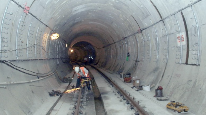 Bakı metrosunun iki yeni stansiyasında tikinti işləri gedir - FOTO