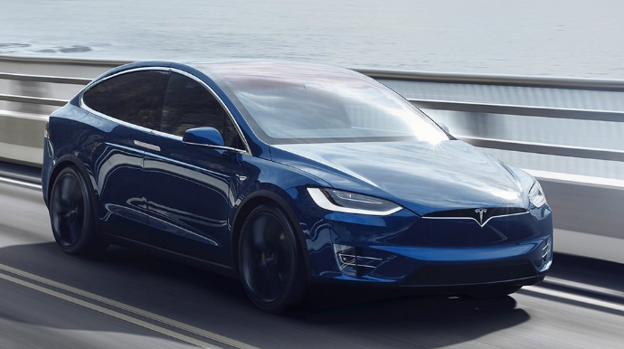 "Tesla"  Çində avtomobil istehsalını dayandırdı