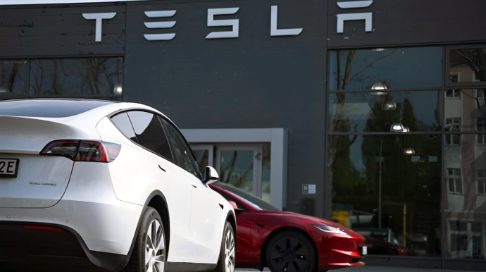 “Tesla”nın satışlarında 45 faizdən çox azalma qeydə alınıb 