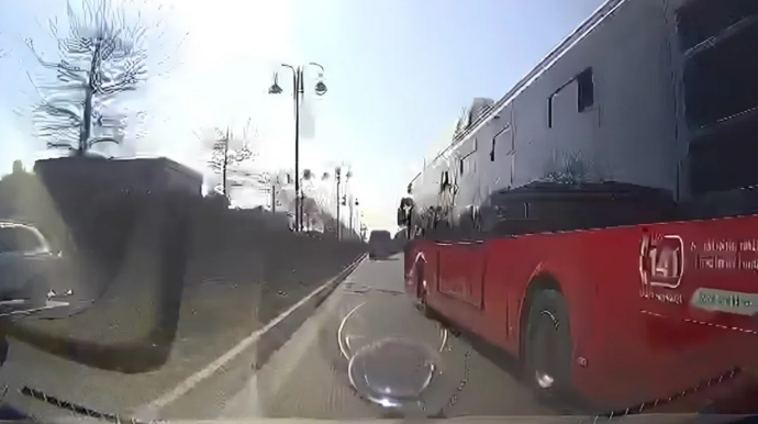 Наказан водитель автобуса, совершивший опасный маневр в Сумгайыте - ВИДЕО 