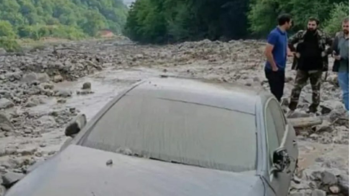 İsmayıllıda selin apardığı "Mercedes" tapıldı   - FOTO