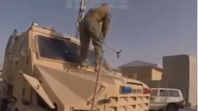 ABŞ hərbçiləri Əfqanıstandan gedəndə hərbi texnikanı bu hala saldı  - VİDEO