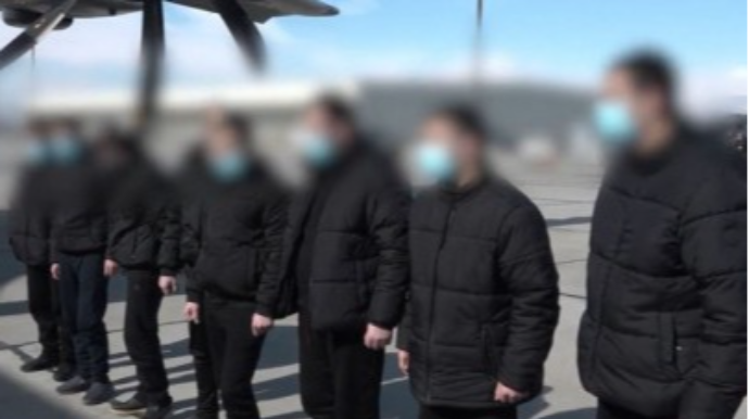 Ermənistana qaytarılan hərbi əsirlər DİNDİRİLİR  