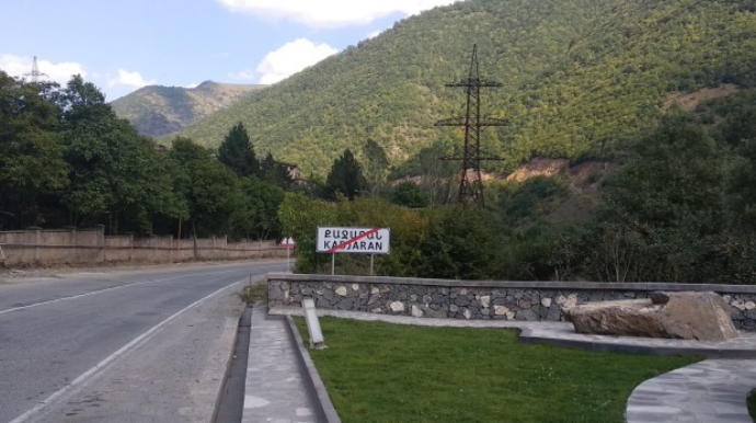 Ermənistan Gorus-Qafan yoluna gömrük nəzarətçiləri qoydu 