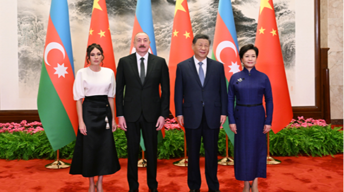 Prezidentin rəsmi qarşılanma mərasimindən FOTOLAR 