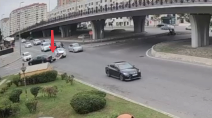 Bu yolayrıcında hər gün qəzalar baş verir - Hərəkəti necə təşkil etmək olar? - VİDEO 