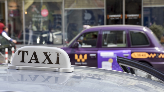 Azərbaycanda taksi istifadəçilərinin sayı iki dəfədən çox artıb