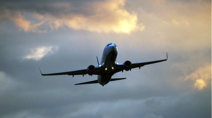 Azərbaycanda hava nəqliyyatı ilə sərnişin daşımaları 3 faizdən çox artıb 