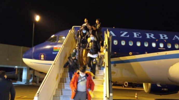 Ukraynadan təxliyə edilən 176 Azərbaycan vətəndaşı Bakıya gətirilib  - FOTO - VİDEO
