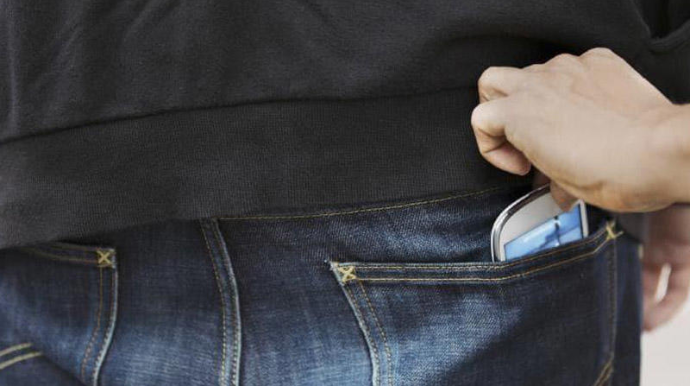 Metroda telefon oğurlayan şəxs tutuldu 