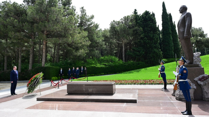 Belarusun Baş naziri Fəxri xiyabanı ziyarət etdi - FOTO