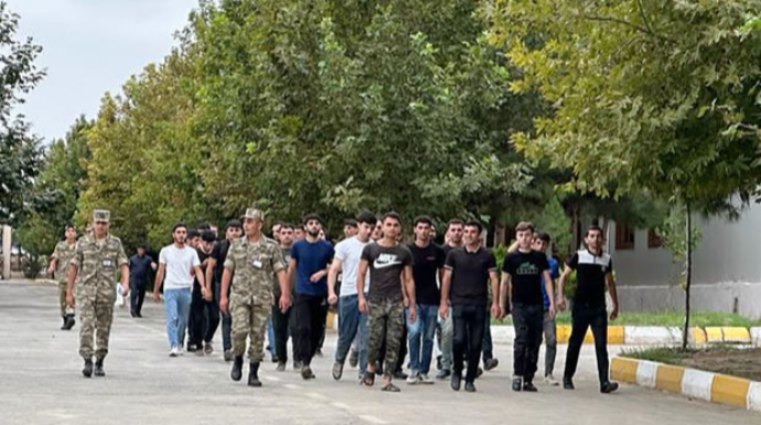 Müdafiə Nazirliyi ehtiyatdan çağırılan hərbi vəzifəlilərlə bağlı məlumat yaydı - FOTO 