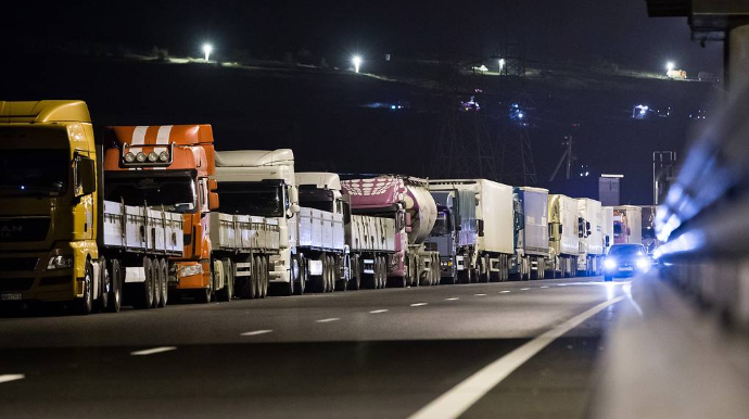 Cəriməsi olan yük maşınları Rusiyadan çıxa bilməyəcək - YENİ QAYDA