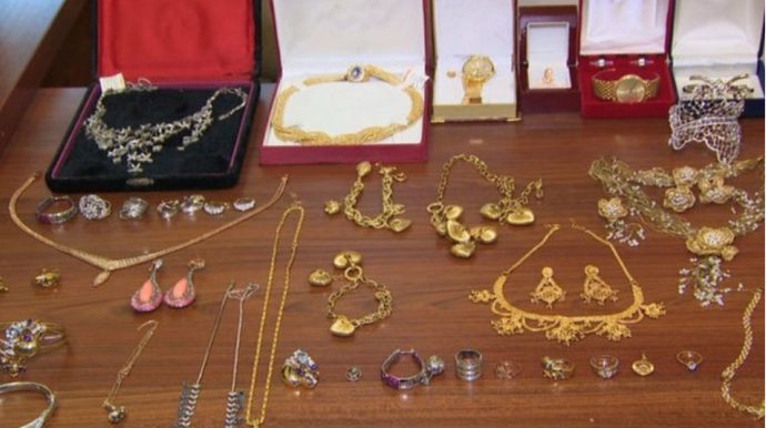 Lənkəranda evdən 15 min manatlıq qızıl oğurlandı 