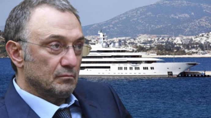 Rusiyalı oliqarxın yaxtasında antik əşya tapıldı - FOTO 