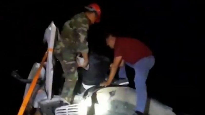 Hacıqabulda aşan "Kamaz"dan 1 nəfər xilas edilib - VİDEO