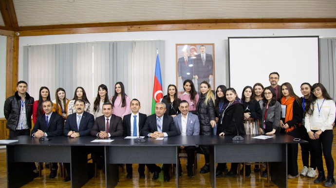 Odlar Yurdu Universitetində Qloballaşma Dövründə Milli-Mənəvi Dəyərlərin Qorunması adlı tədbir keçirilib  - FOTO