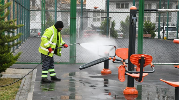Bu gün Bakının 370 küçəsi yuyuldu   - FOTO
