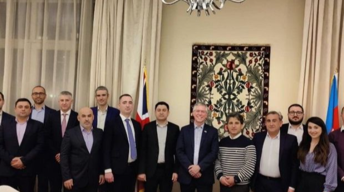 Britaniya səfiri Azərbaycanın kibertəhlükəsizlik ekspertləri ilə görüşüb - FOTO 