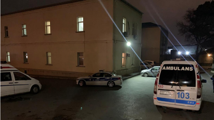 Paytaxtda gənc qız özünü dənizə atıb