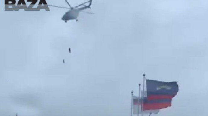 Rusiyalı təlimçilər helikopterdən yerə çırpıldı - ANBAAN VİDEO