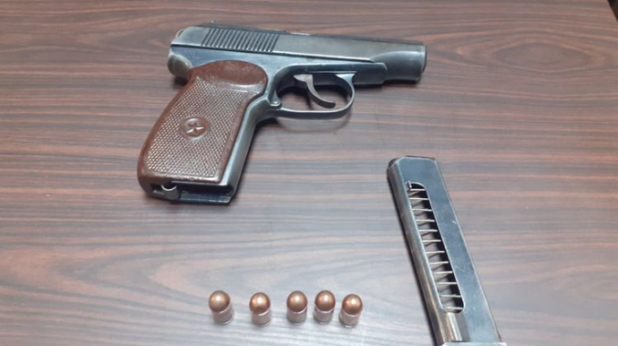 Bakı sakinindən odlu silah götürülüb