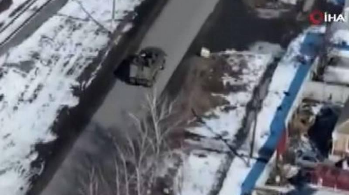 Xarkovda Rusiyanın hərbi maşını belə vuruldu - VİDEO