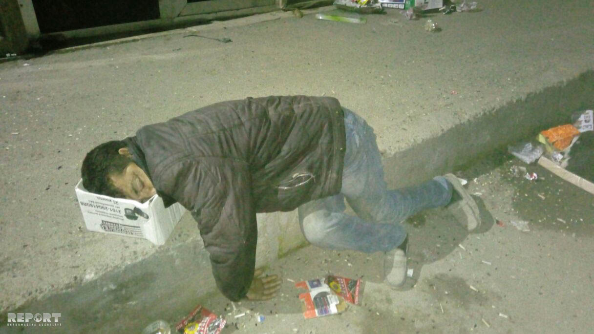 Bərdədə küçədən kişi meyiti tapılıb - FOTO