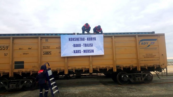 Bakı-Tbilisi-Qars dəmir yolu ilə ilk qatar yola salınıb   