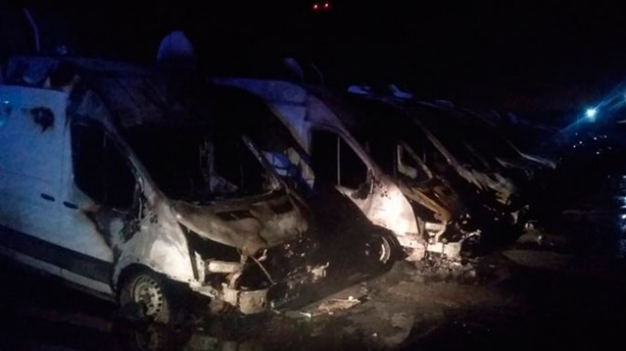 Avtodayanacaqda dəhşətli yanğın: 13 “Ford" yandı - FOTO