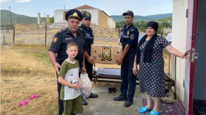 Xızıda polis əməkdaşları  şəhid ailələri ilə görüşüb  - FOTO