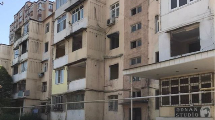 Cəfər Xəndan küçəsində binada yanğın: əraziyə polis nəzarət edir 