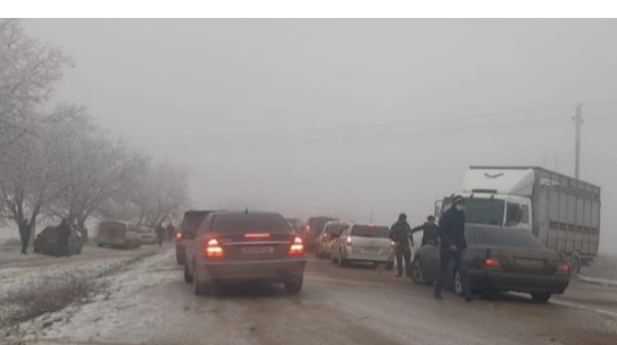 Qarlı hava Bakı-Şamaxı-Yevlax yolunu iflic etdi - FOTO