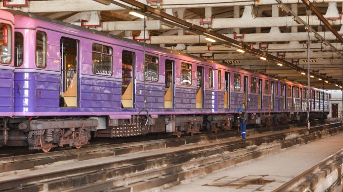 Bakı metrosu üçün istehsal olunan dörd qatar Bakıya çatdırılıb