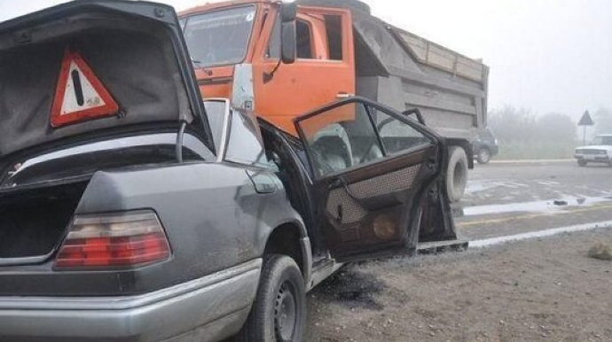"Mercedes" "KamAZ"la toqquşdu - Xəsarət alan var