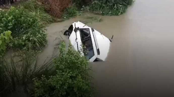 Avtomobil çaya aşdı - 11 nəfər öldü 