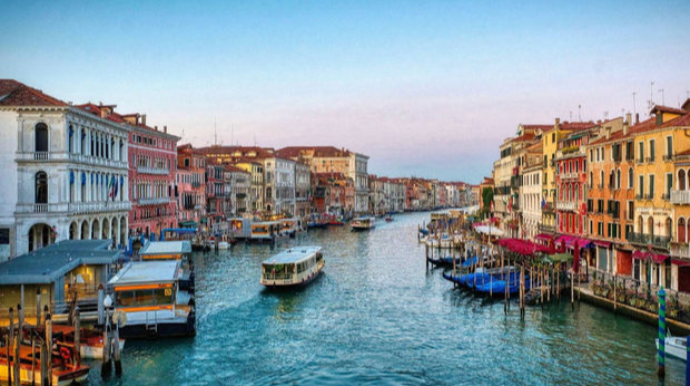 Популярный город в Италии начнет пускать туристов по билетам