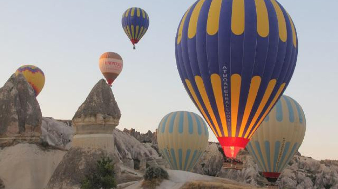 Türkiyədə hava şarı sərt eniş edib, 2 turist ölüb 