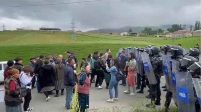 Söyüdlüdə həbs edilən 5 nəfərlə görüş keçirildi 