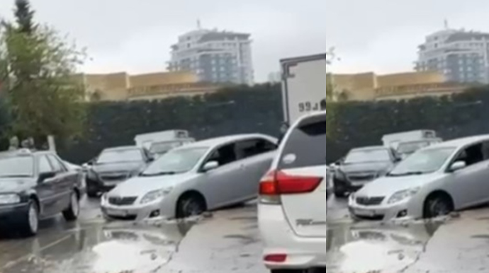 "Azəriqaz" yolu qazıb nişan qoymadı, maşın çuxura düşdü - VİDEO