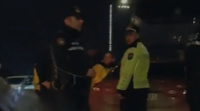 Saray körpüsündə minik avtomobili ilə sərnişin avtobusu toqquşdu - VİDEO