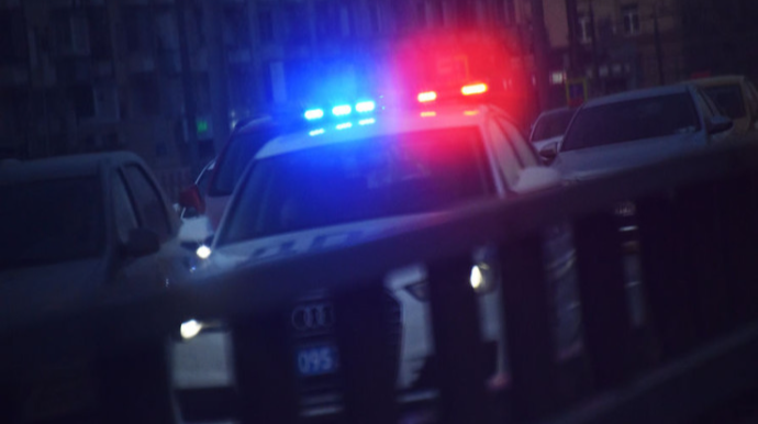 Sərxoş yol polisini döyüb qarət etdilər 