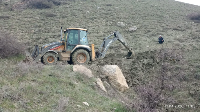 Qubanın daha bir kəndində TORPAQ SÜRÜŞMƏSİ  - Evlər təhlükə altında - FOTO 