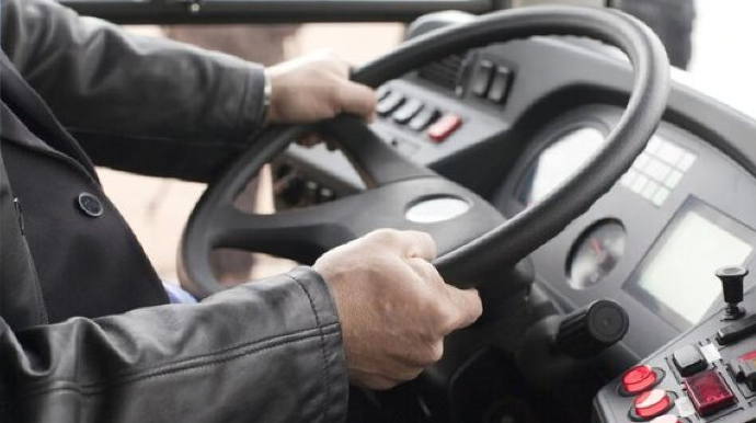 Telekanalın keçmiş mühafizəçisi avtomobilində qətlə yetirildi 