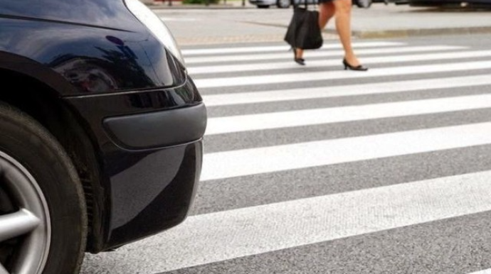 Gəncədə 54 yaşlı qadını maşın vurdu